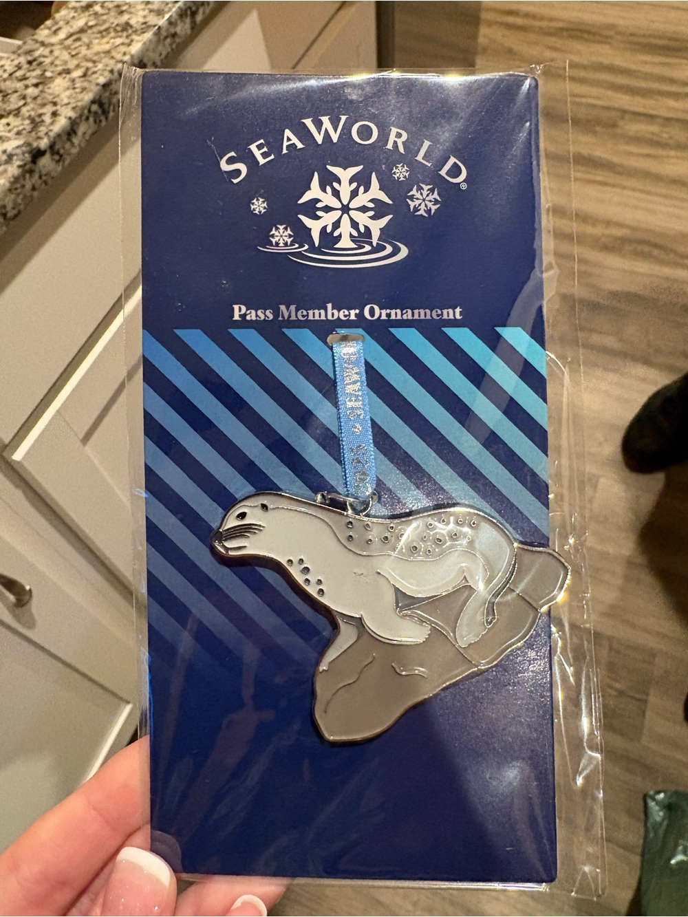 Seaworld Ornament - Gray Seal Pass Membe